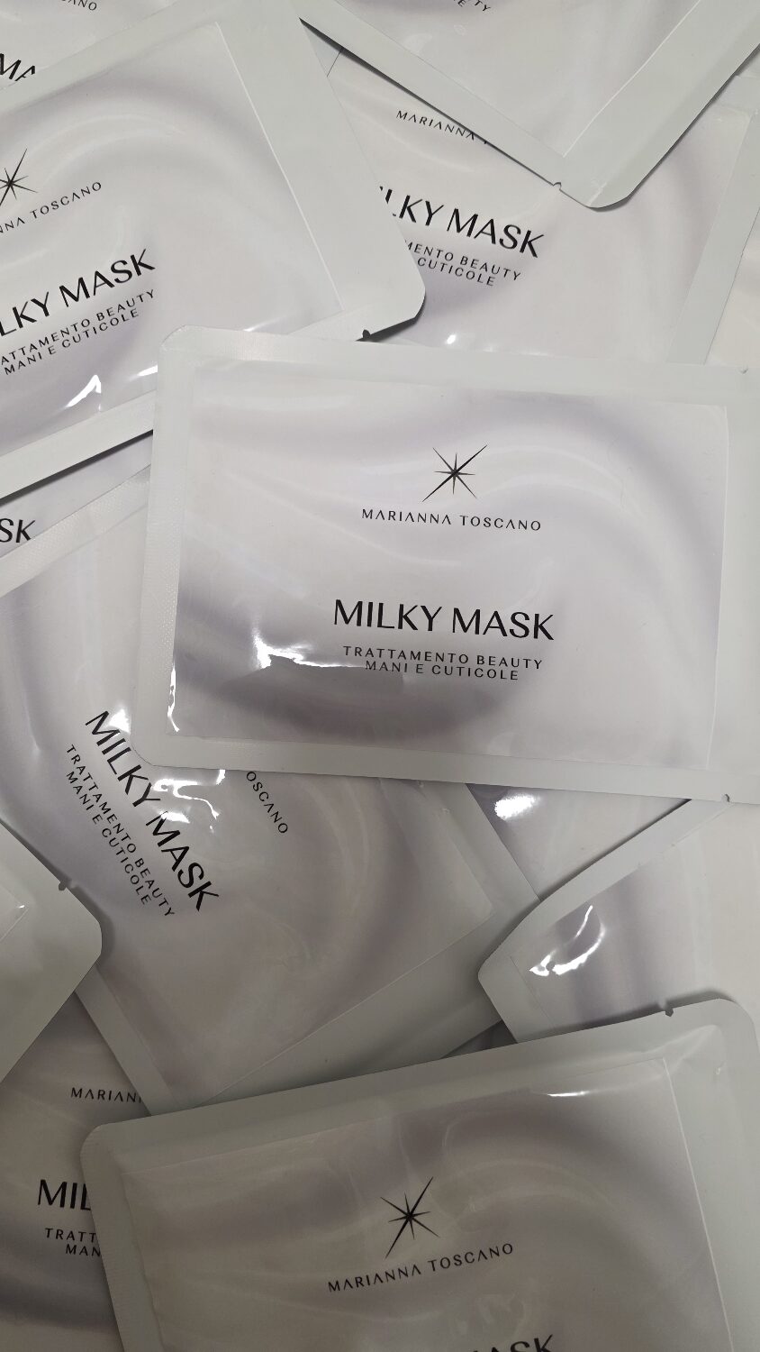 MILKY MASK maschera mani e cuticole trattamento intensivo